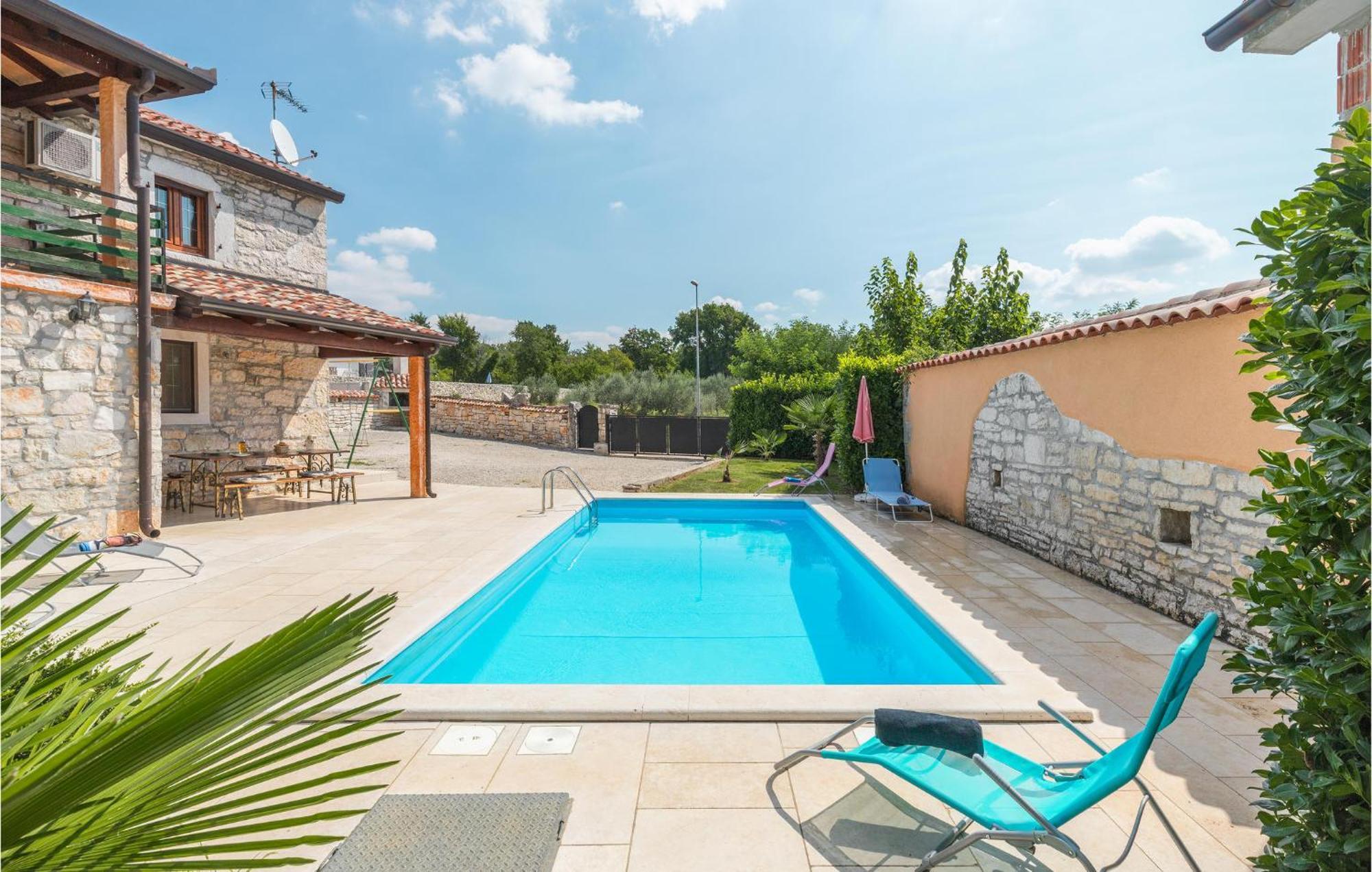 Lovely Home In Visnjan With Outdoor Swimming Pool Buitenkant foto