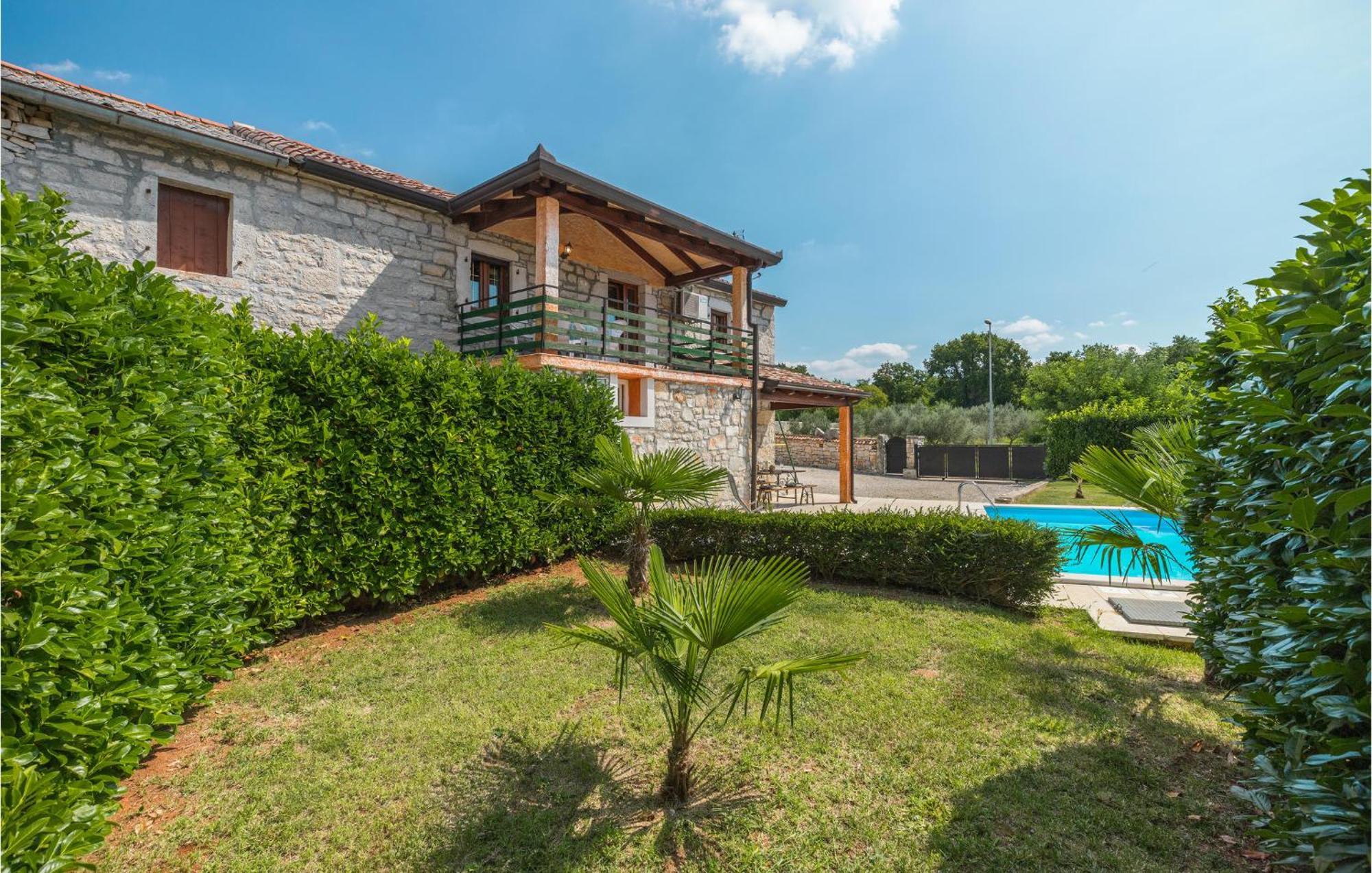 Lovely Home In Visnjan With Outdoor Swimming Pool Buitenkant foto