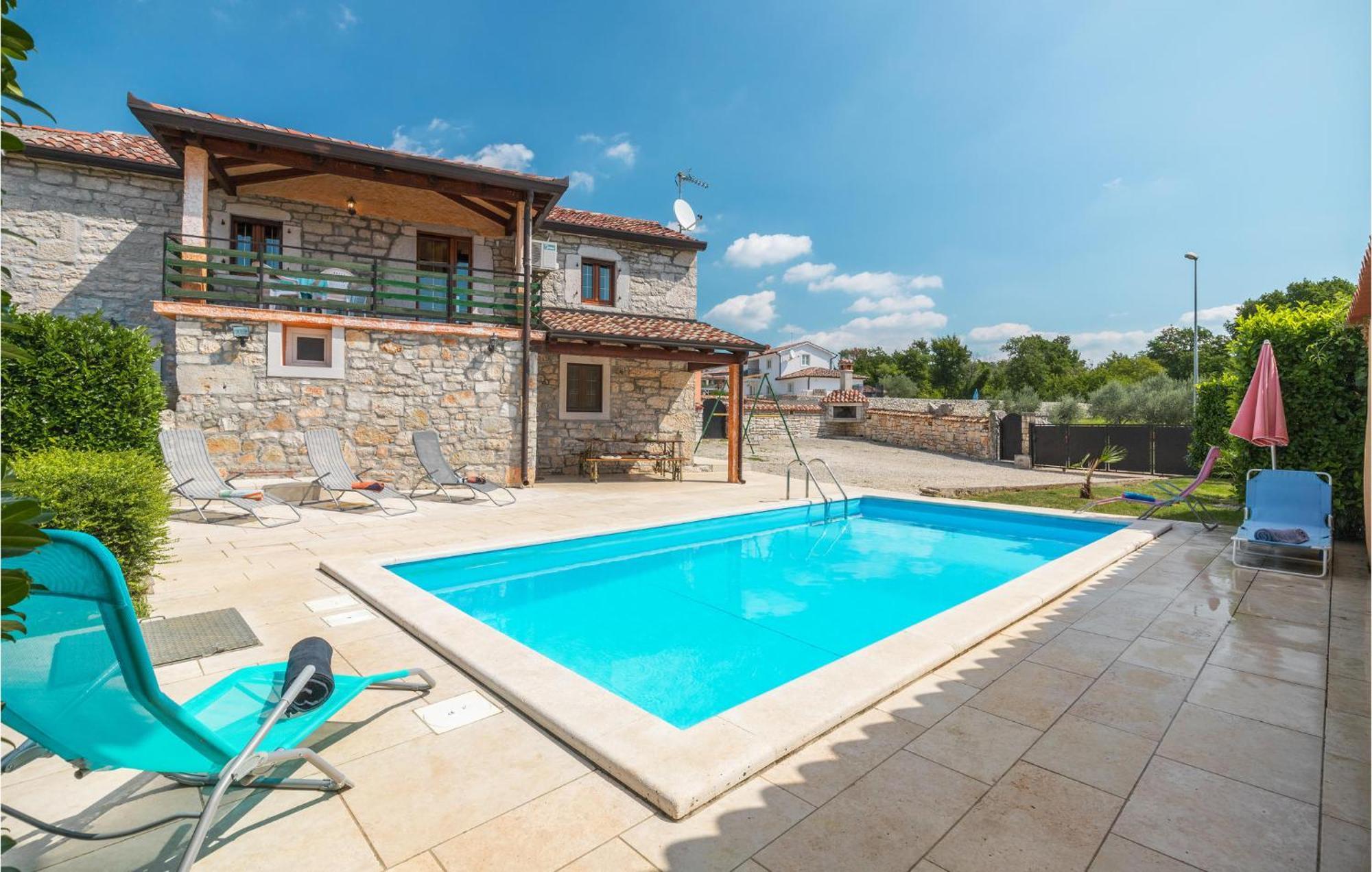Lovely Home In Visnjan With Outdoor Swimming Pool Buitenkant foto